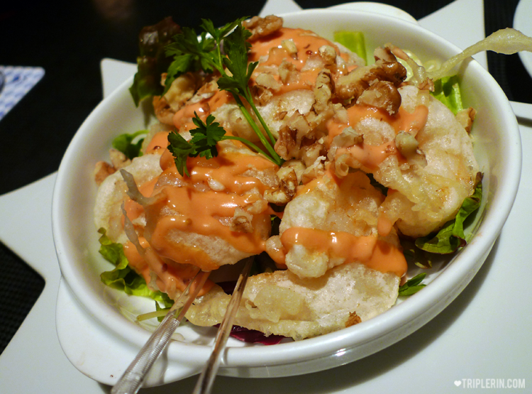 Prawn fritter with special yums sauce (cannot remember what sauce la. But it was yummy!)